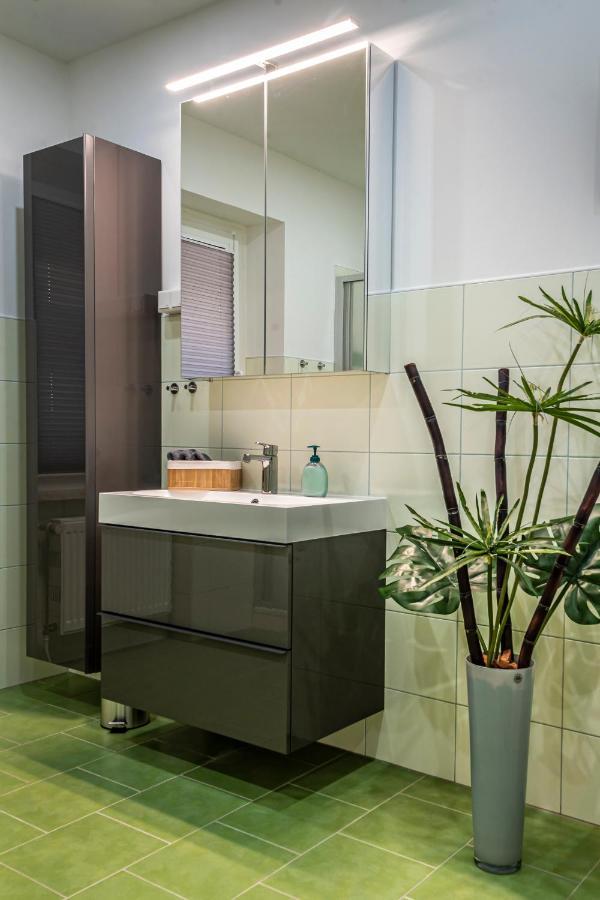 Komfortable Ferienwohnung In Halle Halle  Bagian luar foto